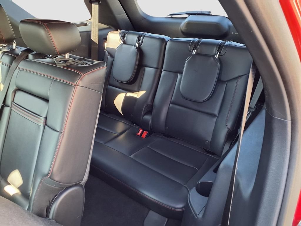 Certified 2025 Ford Explorer ST-Line w/ Premium Package RWD image 31