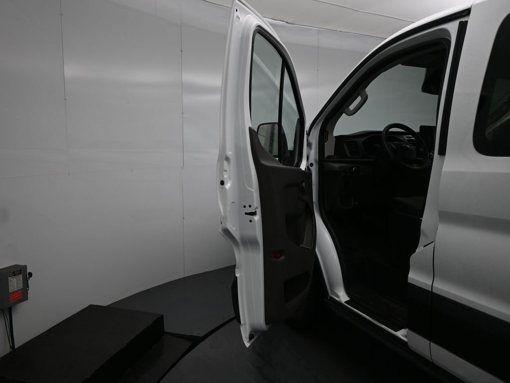 Certified 2022 Ford Transit 350 XLT RWD image 9