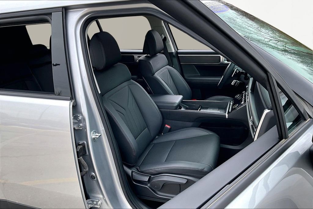 Used 2025 Hyundai Santa Fe XRT image 8