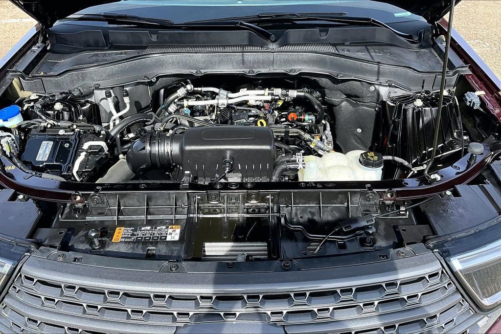 Certified 2022 Ford Explorer XLT w/ Equipment Group 202A AWD/4WD image 12