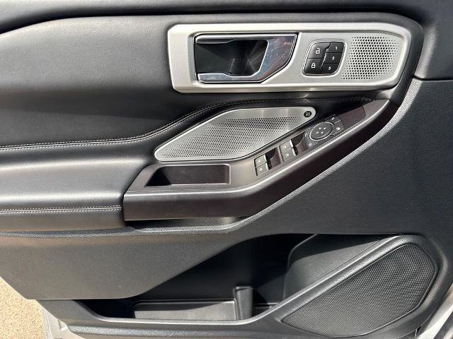 Certified 2020 Ford Explorer Platinum w/ Premium Technology Package AWD/4WD image 21