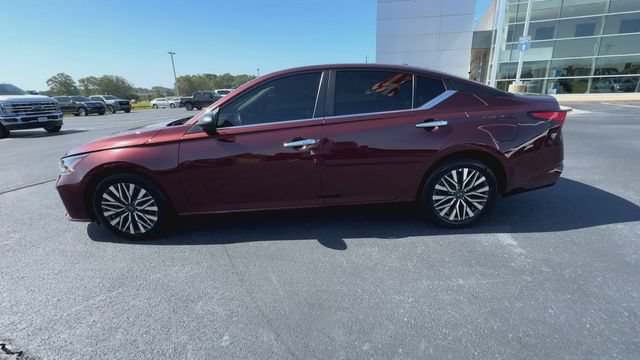 Used 2025 Nissan Altima 2.5 SV FWD image 5