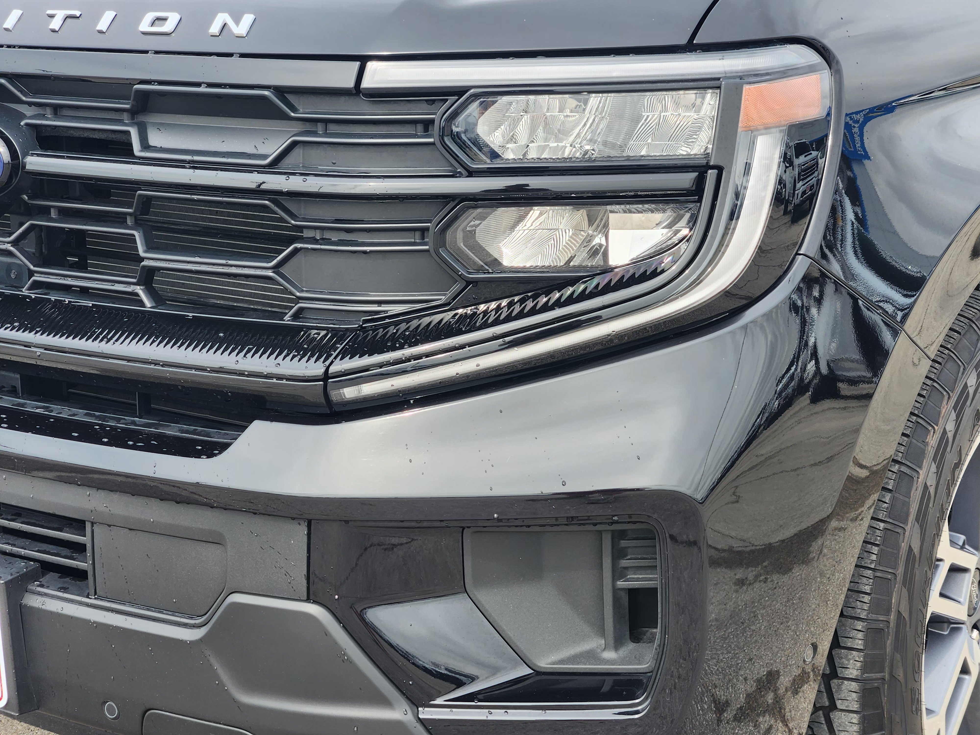 Certified 2025 Ford Expedition Active AWD/4WD image 8