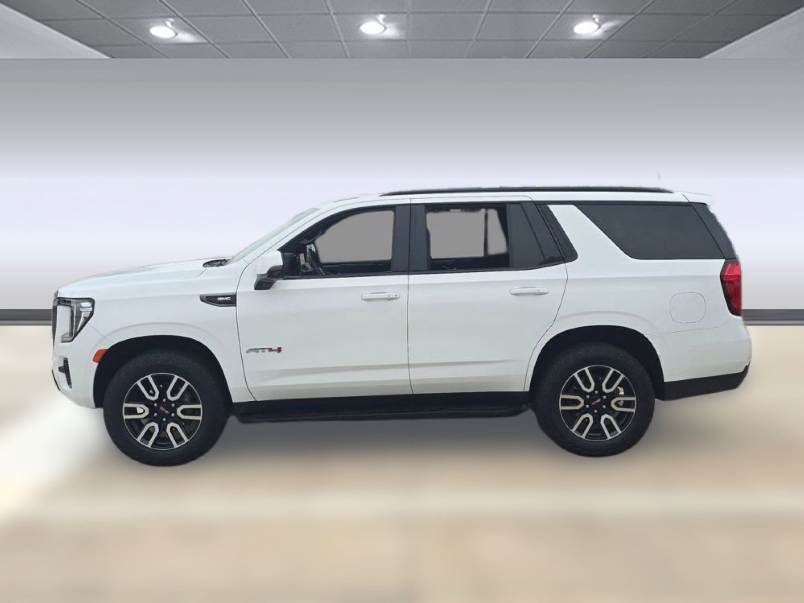 Used 2024 GMC Yukon AT4 w/ Technology Package image 2