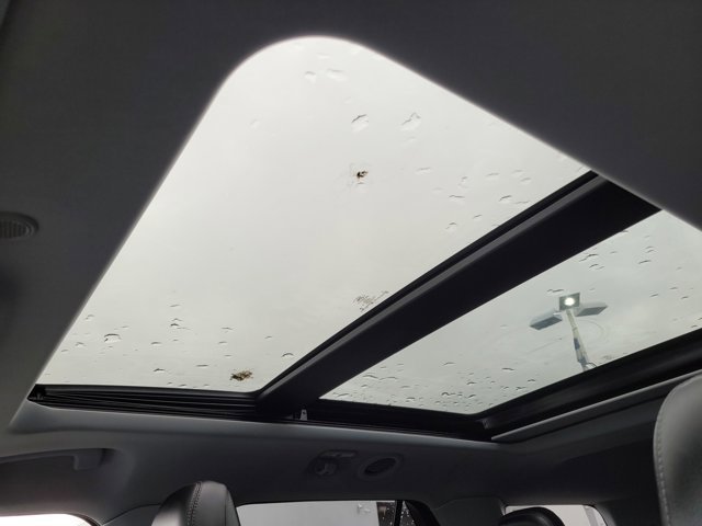 Certified 2022 Ford Explorer XLT w/ Equipment Group 202A image 18