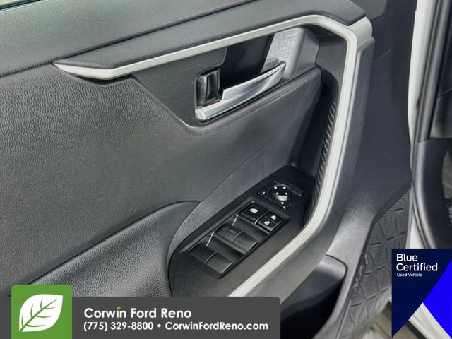Used 2021 Toyota RAV4 XLE AWD/4WD image 20