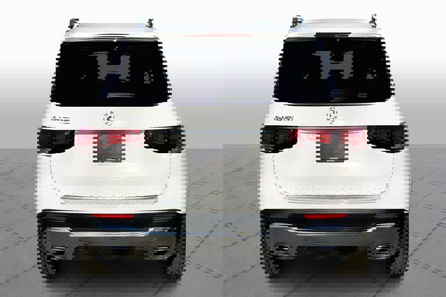 Used 2021 Mercedes-Benz GLB 250 w/ Premium Package image 3