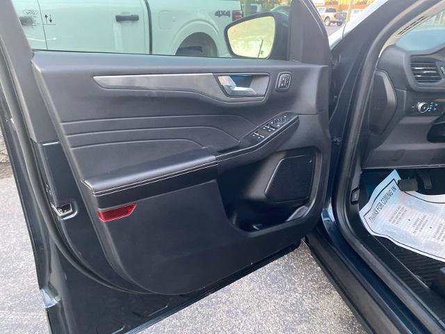 Certified 2022 Ford Escape Titanium AWD/4WD image 18