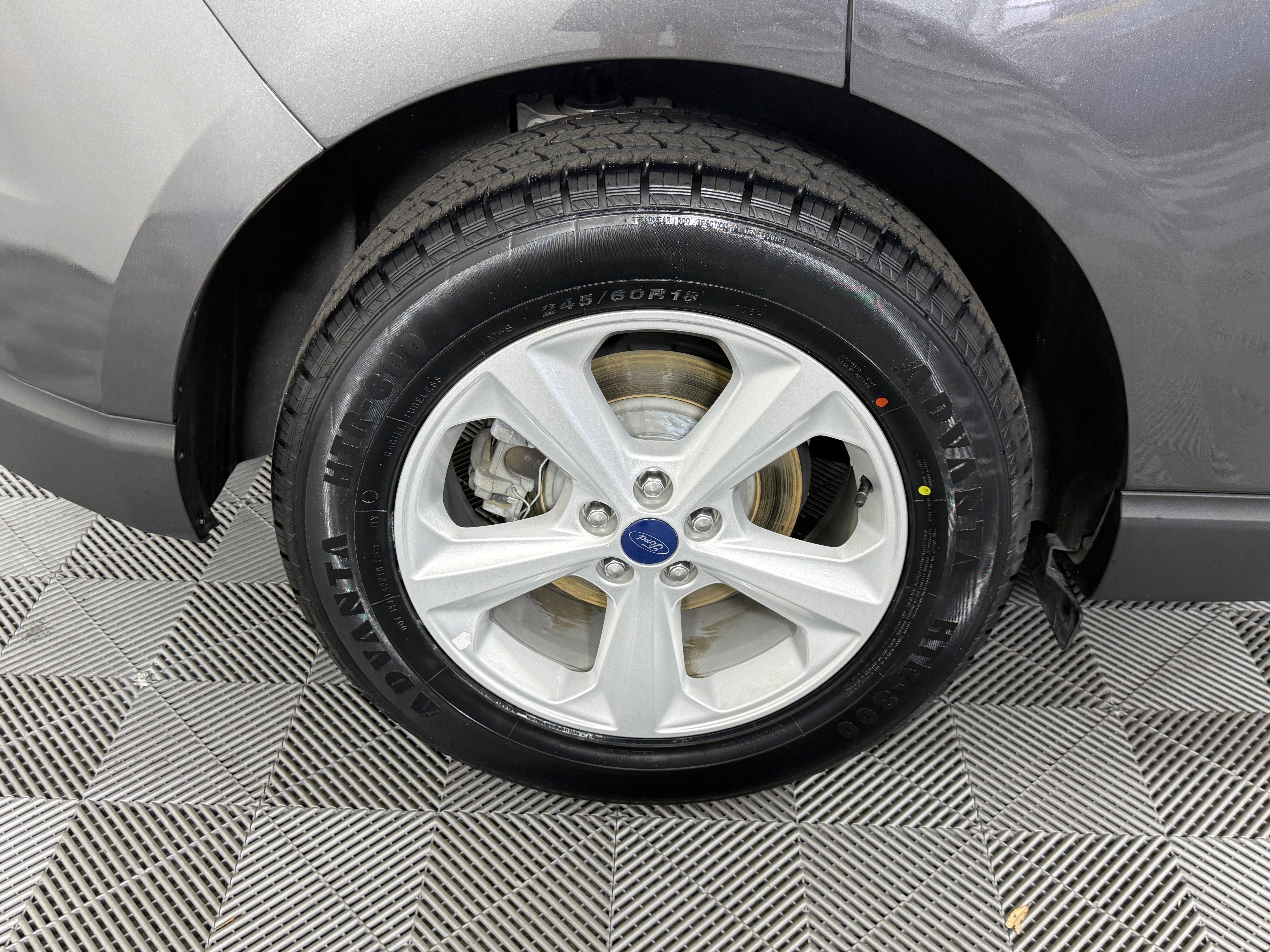 Certified 2018 Ford Edge SE image 28