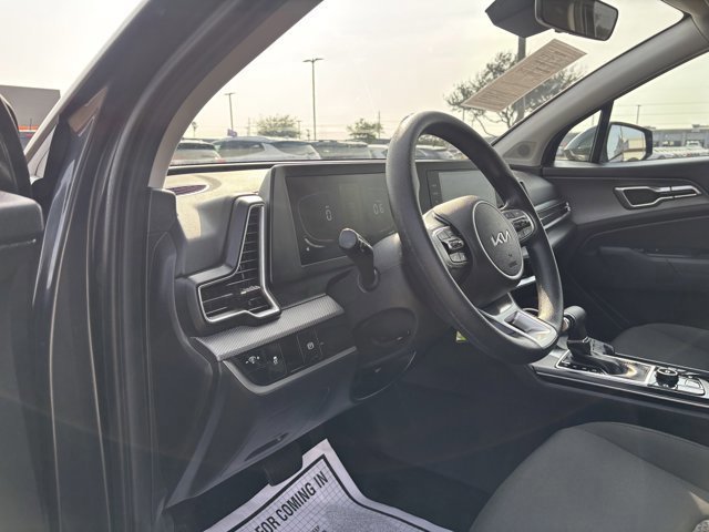 Used 2023 Kia Sportage LX image 12