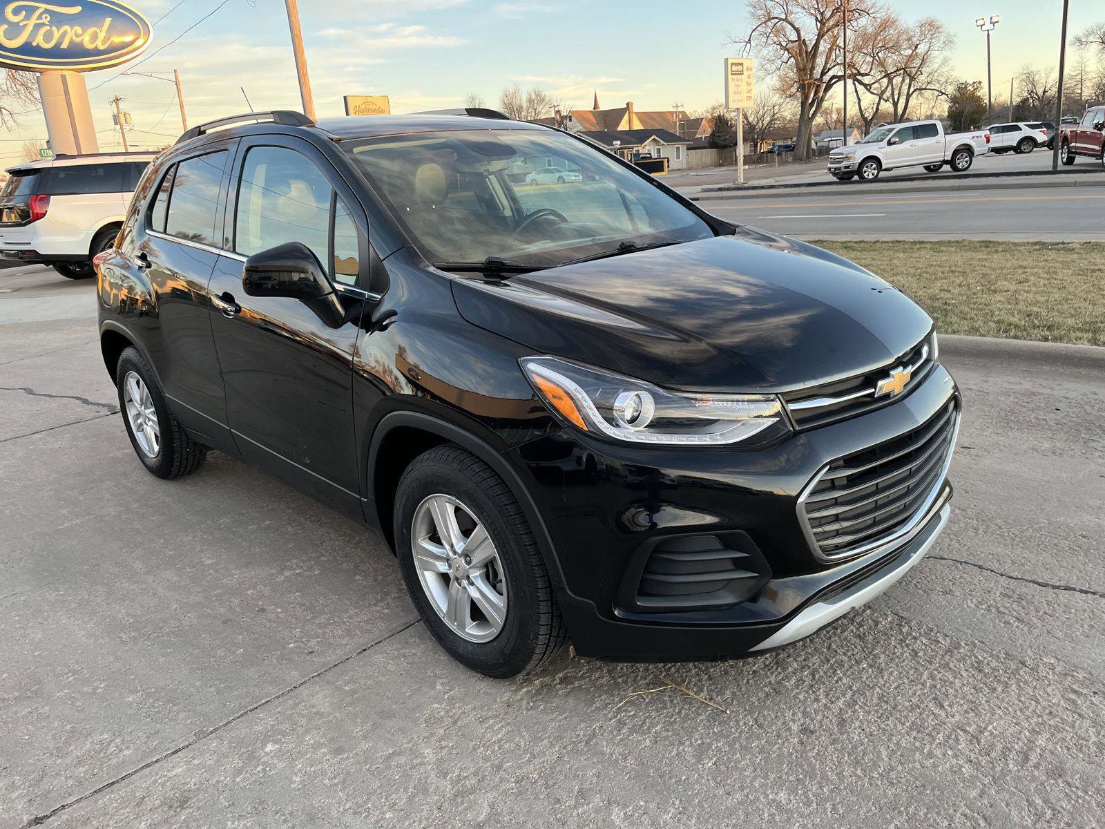 Used 2019 Chevrolet Trax LT w/ LT Convenience Package image 4