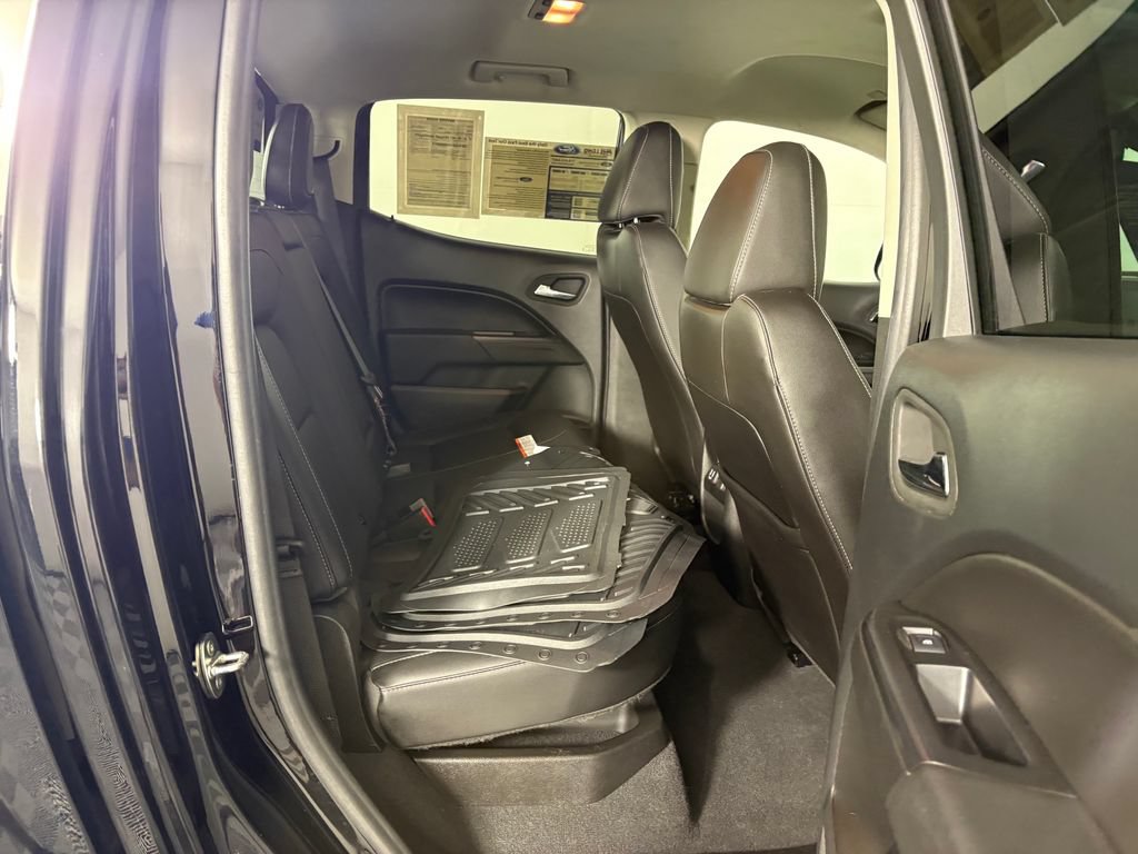 Used 2022 Chevrolet Colorado ZR2 w/ ZR2 Midnight Special Edition AWD/4WD image 32