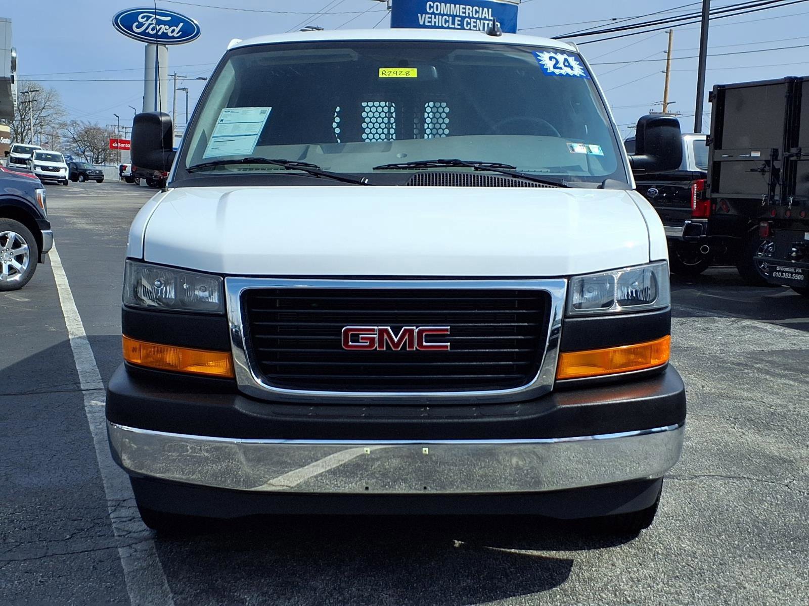 Used 2024 GMC Savana 2500 w/ Driver Convenience Package image 8