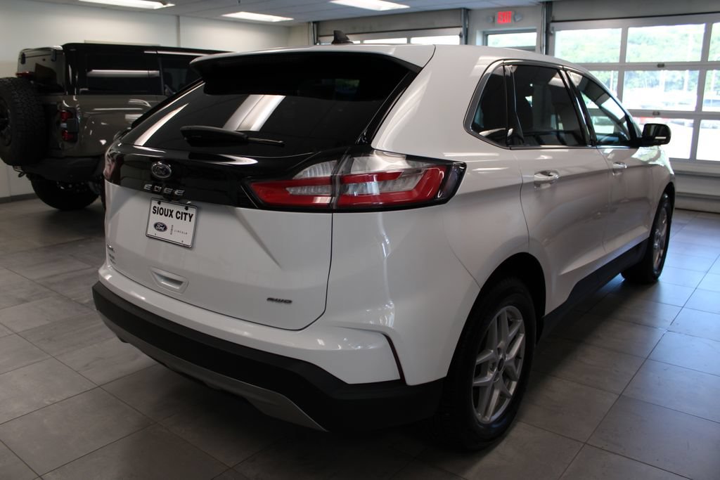 Certified 2024 Ford Edge SEL AWD/4WD image 5
