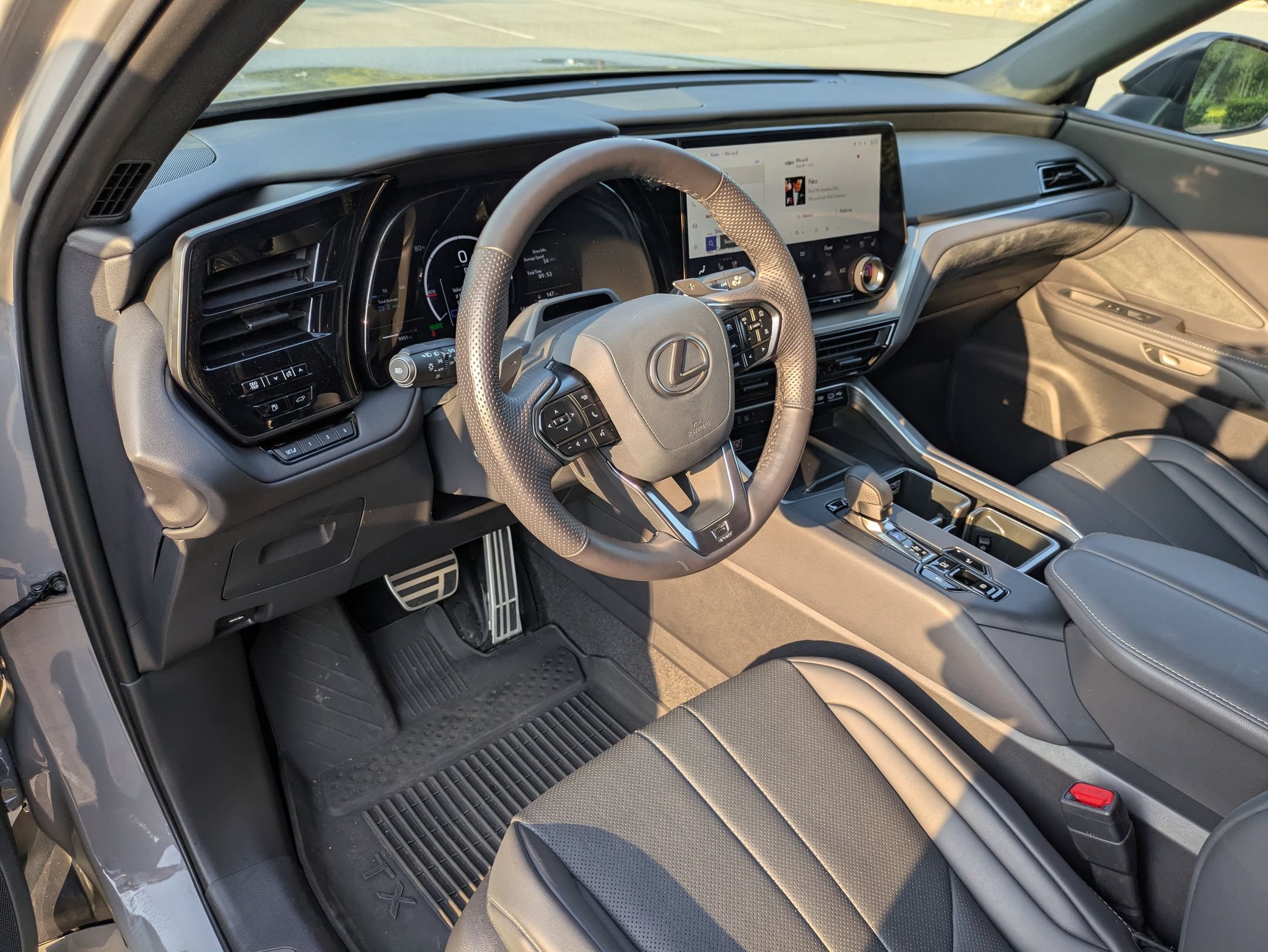 Used 2026 Lexus TX 500h AWD w/ Technology Package image 15