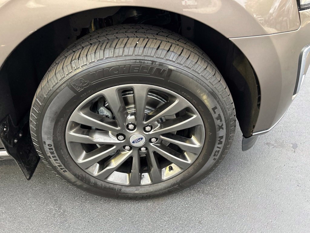 Certified 2019 Ford Expedition Limited w/ Equipment Group 301A AWD/4WD image 30