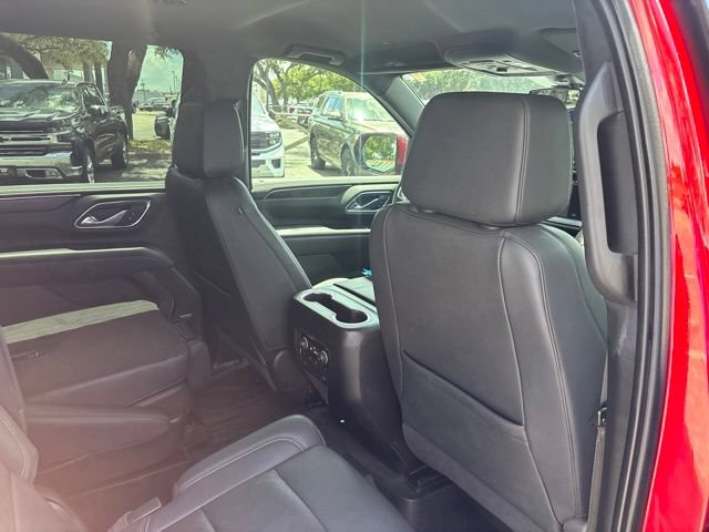 Used 2022 Chevrolet Suburban LT w/ Luxury Package RWD image 11