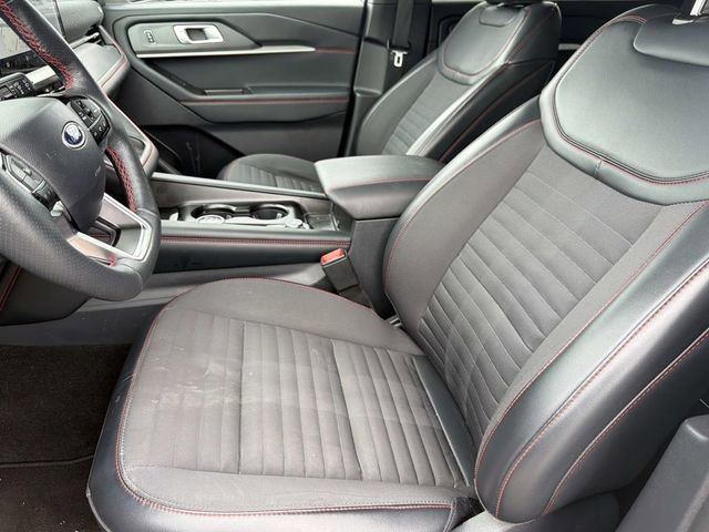 Certified 2025 Ford Explorer ST-Line w/ ST-Line Street Pack AWD/4WD image 18