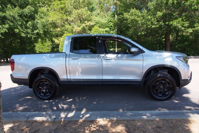 Used 2025 Honda Ridgeline RTL+ image 10