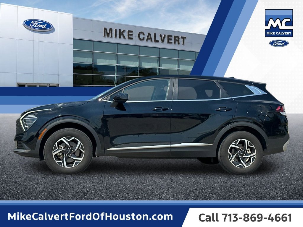 Used 2025 Kia Sportage LX AWD/4WD image 2