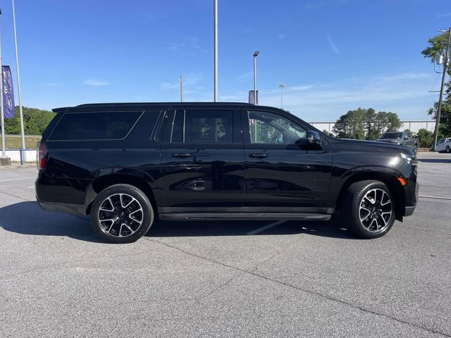 Used 2022 Chevrolet Suburban RST w/ Luxury Package RWD image 2