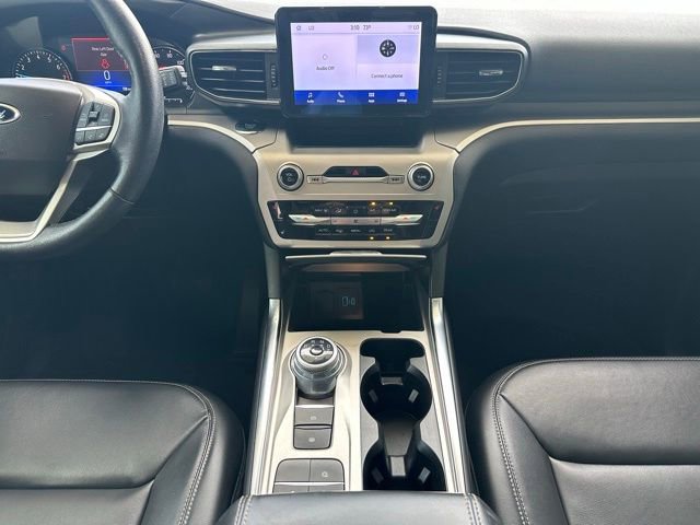Certified 2022 Ford Explorer XLT w/ Equipment Group 202A image 18