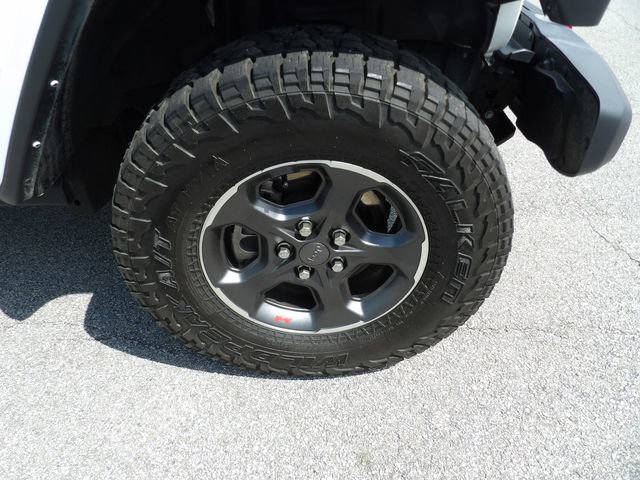 Used 2023 Jeep Gladiator Rubicon w/ Cold Weather Group AWD/4WD image 9