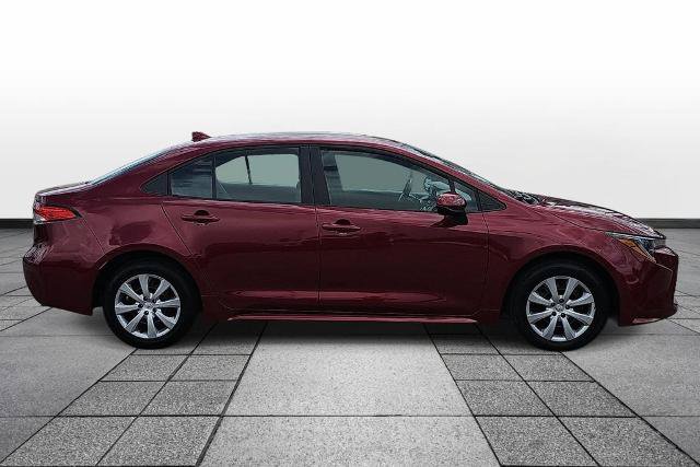 Used 2025 Toyota Corolla LE FWD image 4