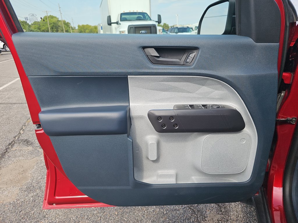 Certified 2025 Ford Maverick XLT FWD image 25