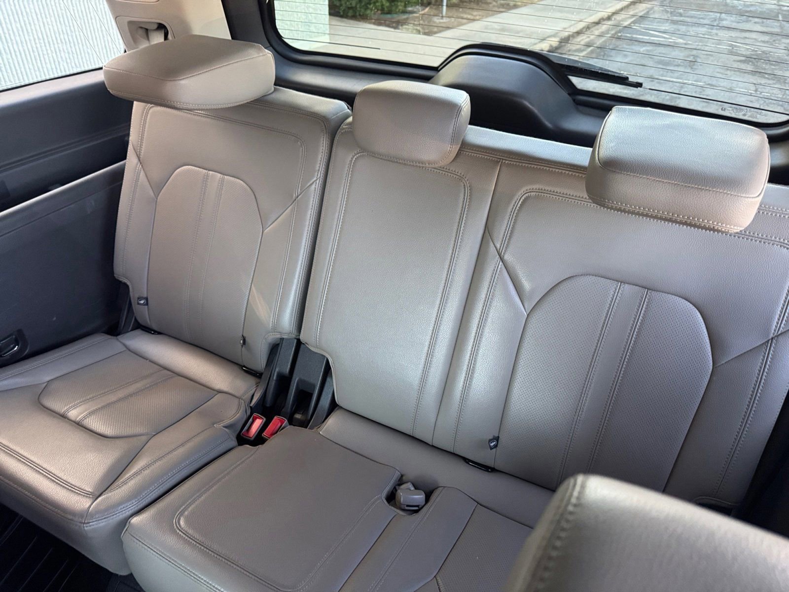 Certified 2018 Ford Expedition Limited image 19