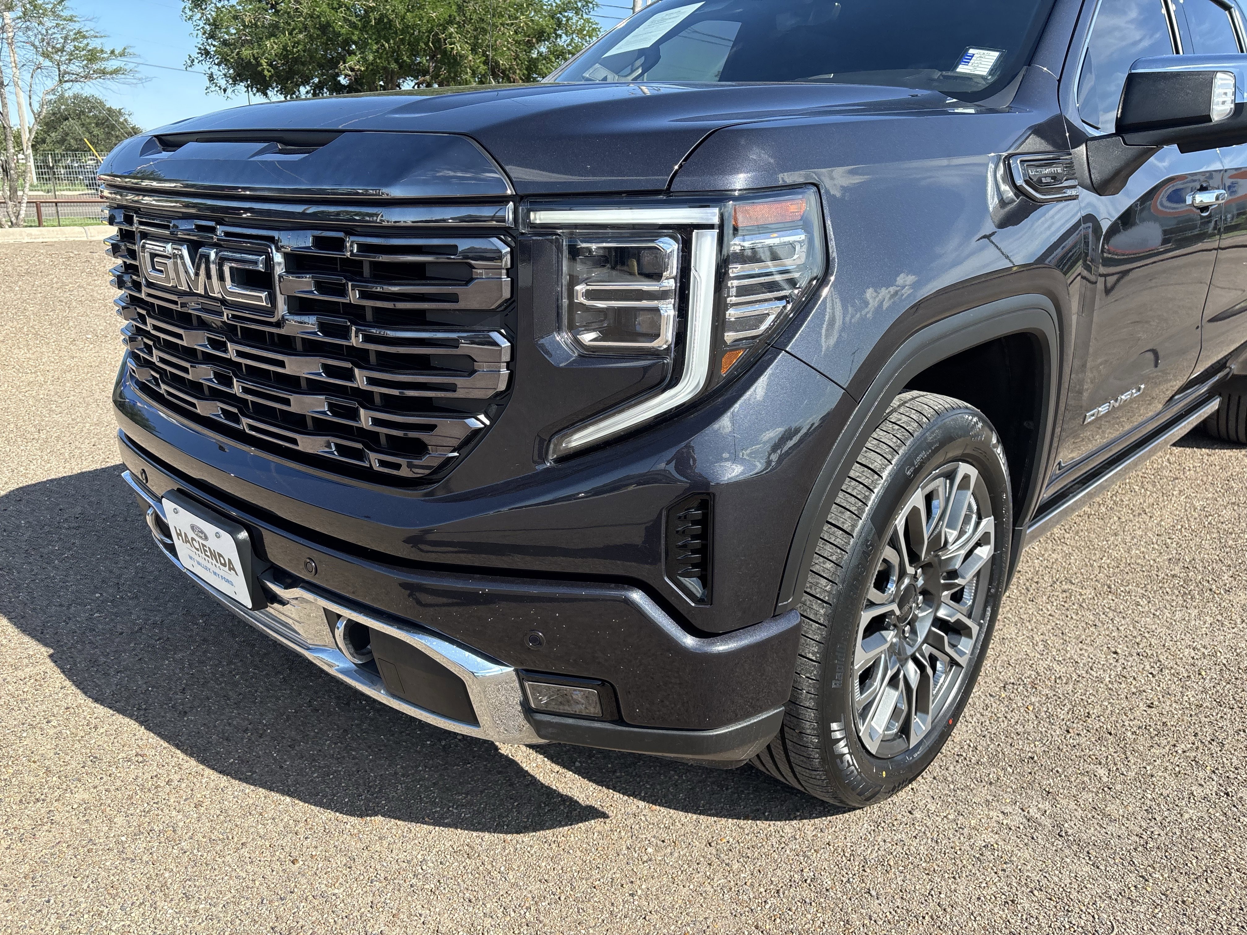 Used 2024 GMC Sierra 1500 Denali Ultimate AWD/4WD image 7