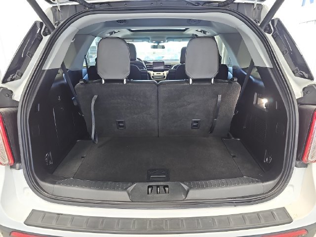Certified 2020 Ford Explorer XLT w/ Equipment Group 202A AWD/4WD image 22