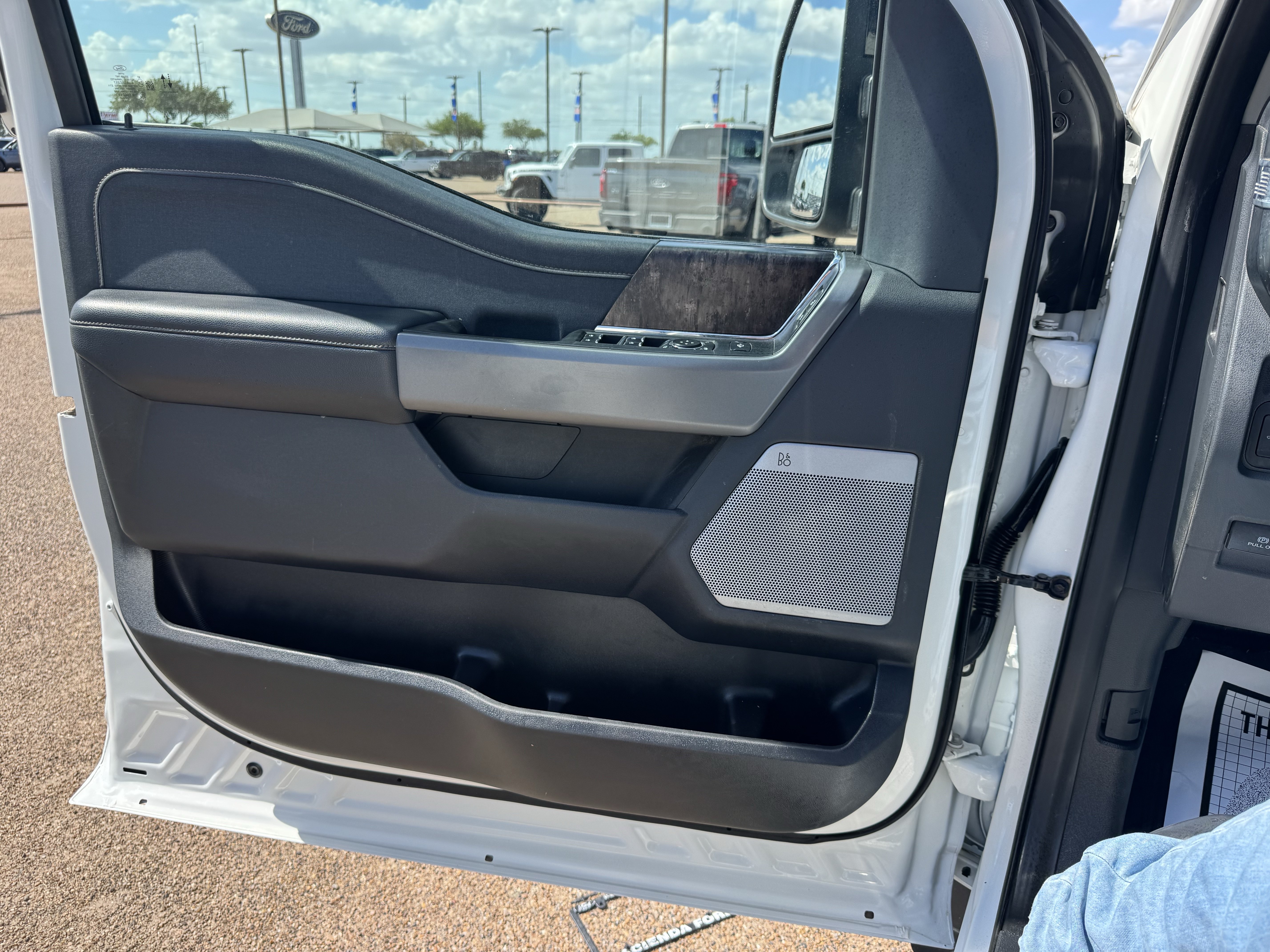 Certified 2024 Ford F350 Lariat w/ Lariat Ultimate Package AWD/4WD image 21