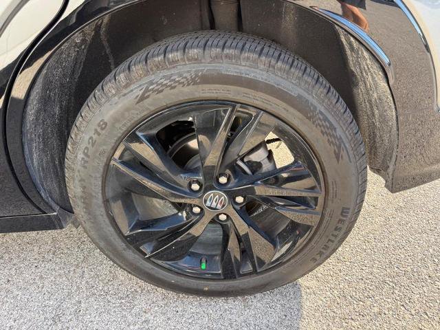 Used 2024 Buick Encore GX Sport Touring FWD image 2