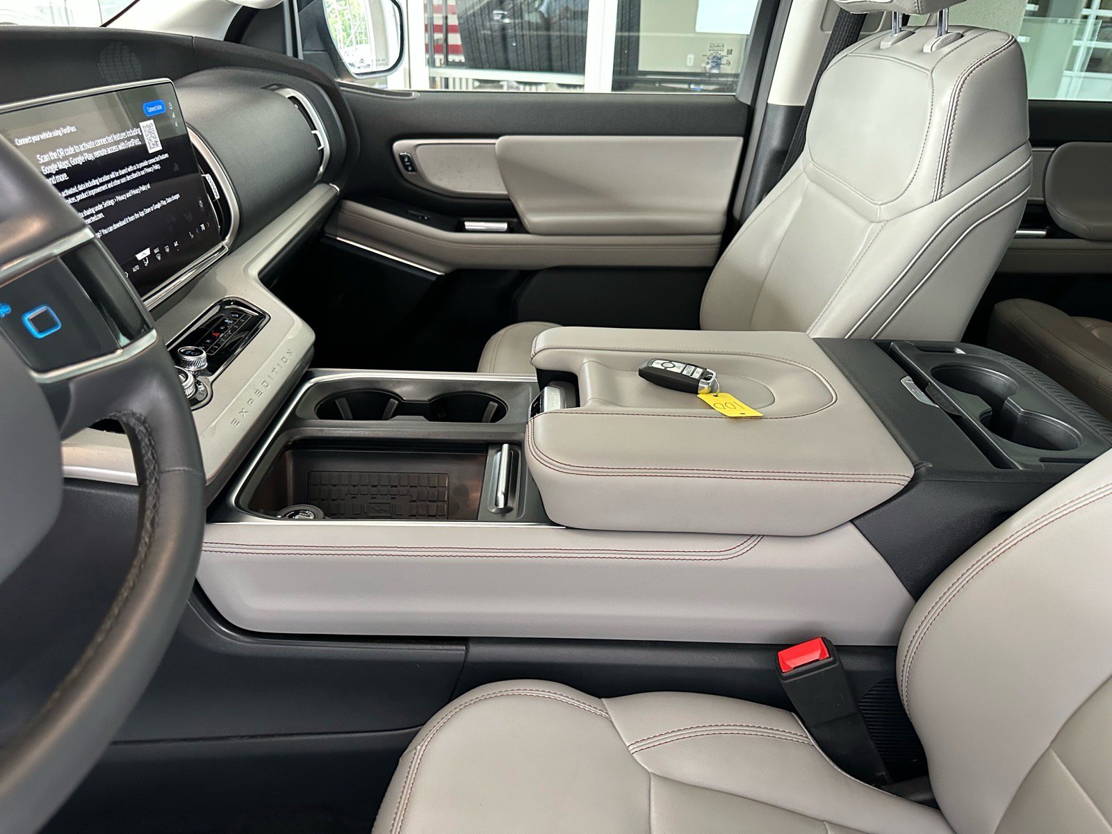 Certified 2025 Ford Expedition Active AWD/4WD image 19
