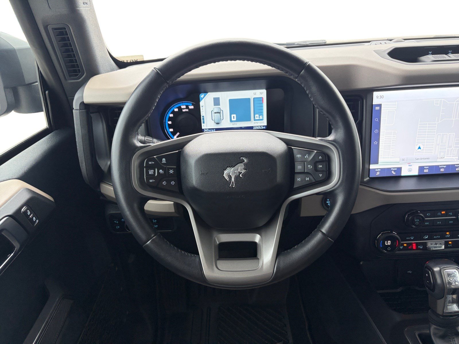 Certified 2024 Ford Bronco Wildtrak AWD/4WD image 13