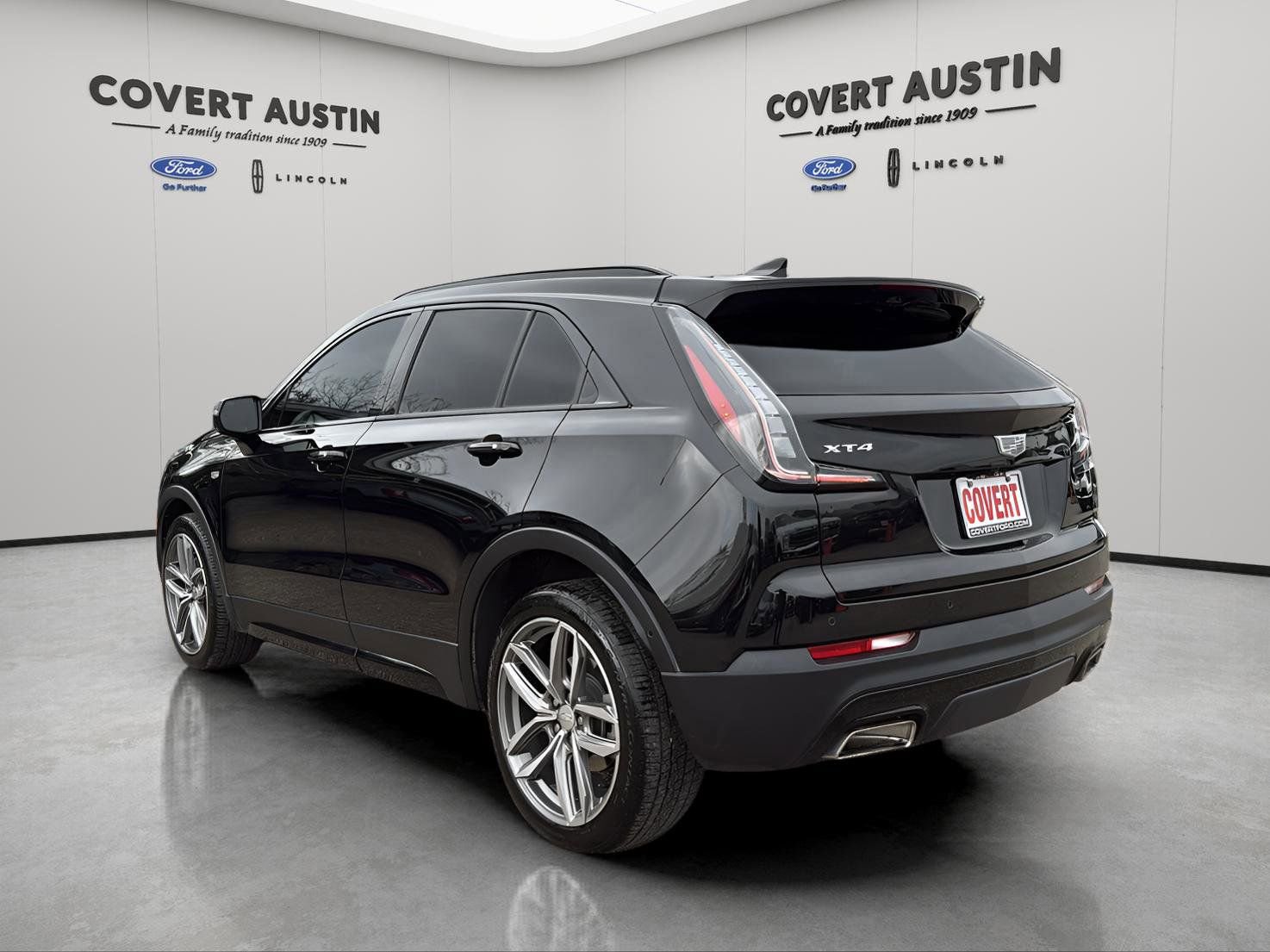 Used 2022 Cadillac XT4 Sport w/ Comfort Package image 3