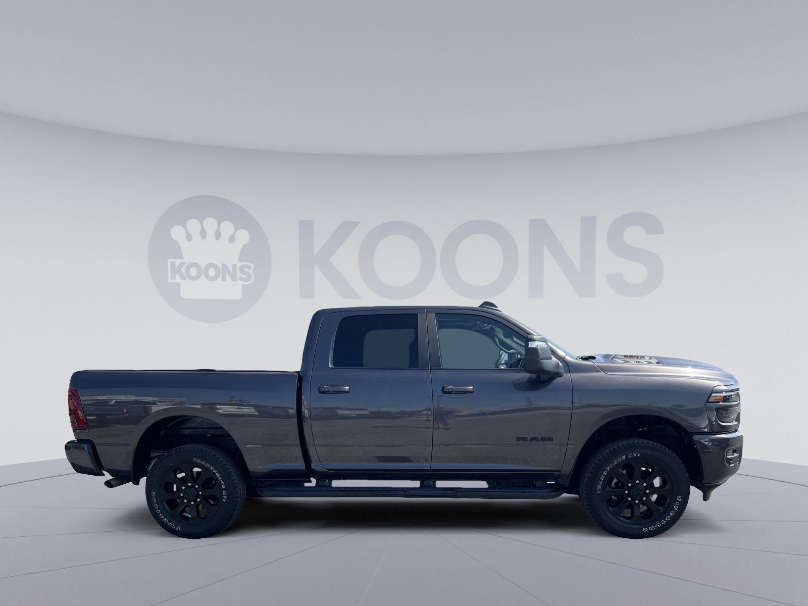 Used 2025 RAM 2500 Laramie AWD/4WD image 8