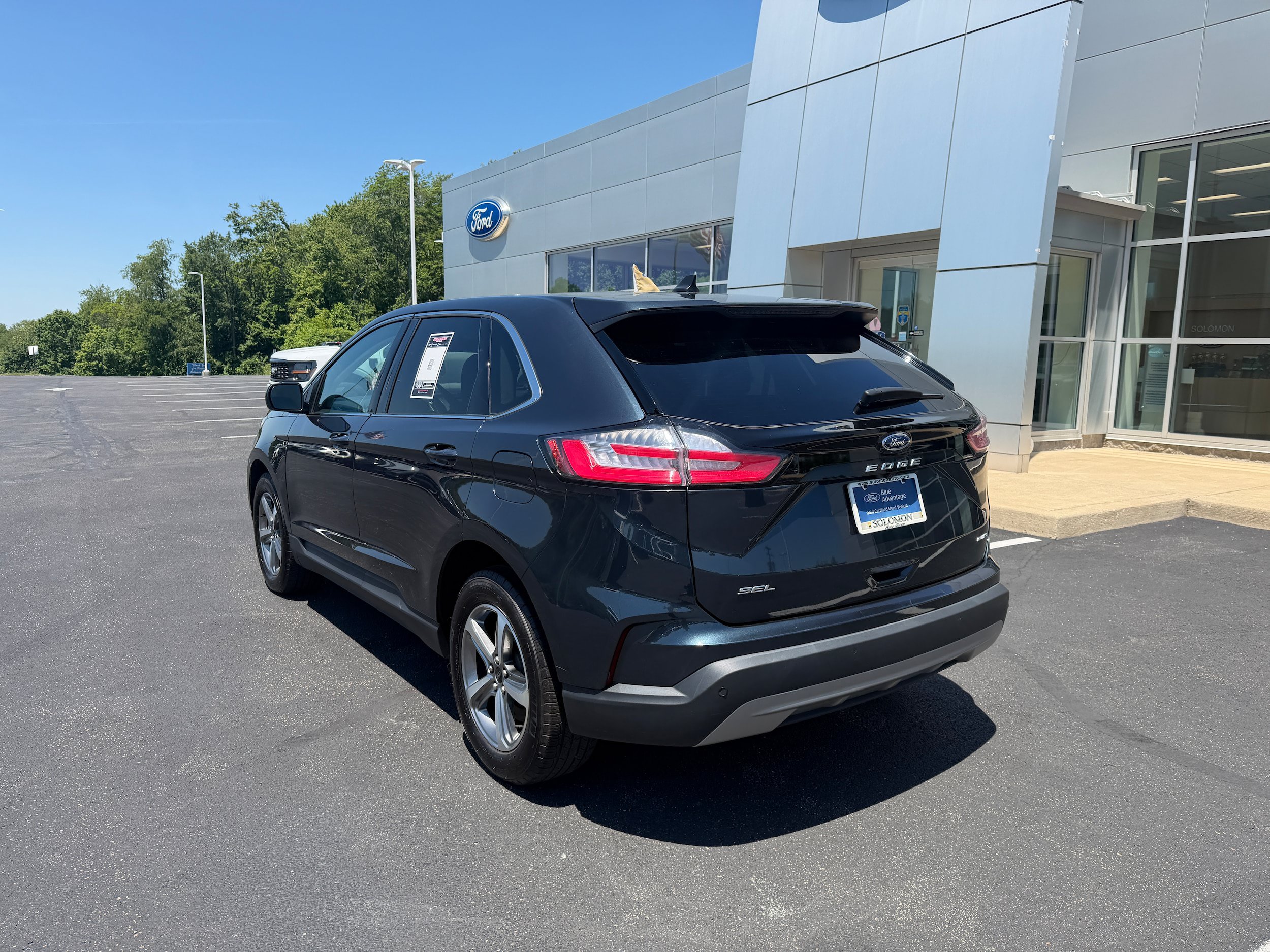 Certified 2024 Ford Edge SEL w/ Convenience Package AWD/4WD image 8