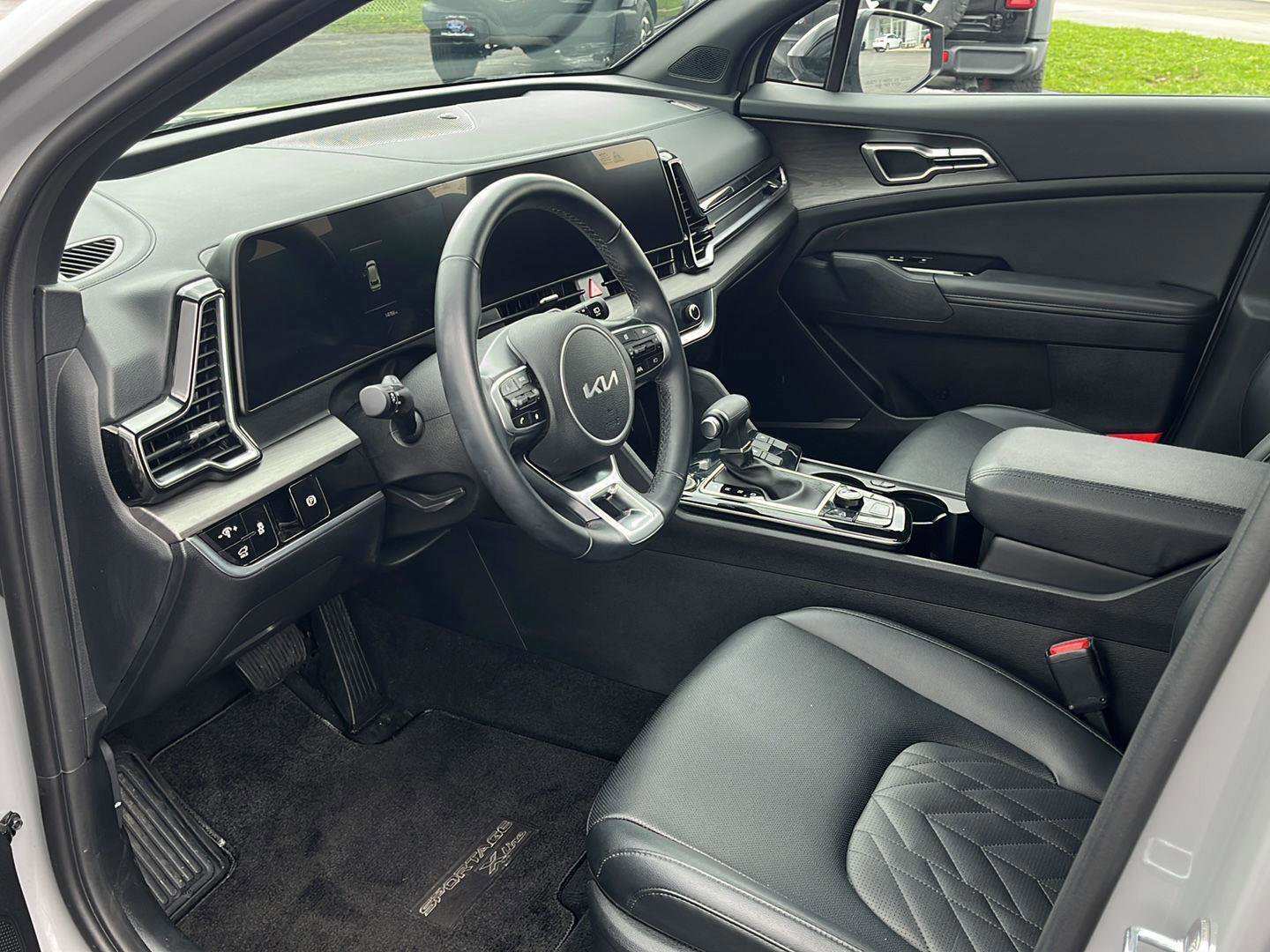 Used 2024 Kia Sportage X-Line w/ X-Line Premium Package image 9