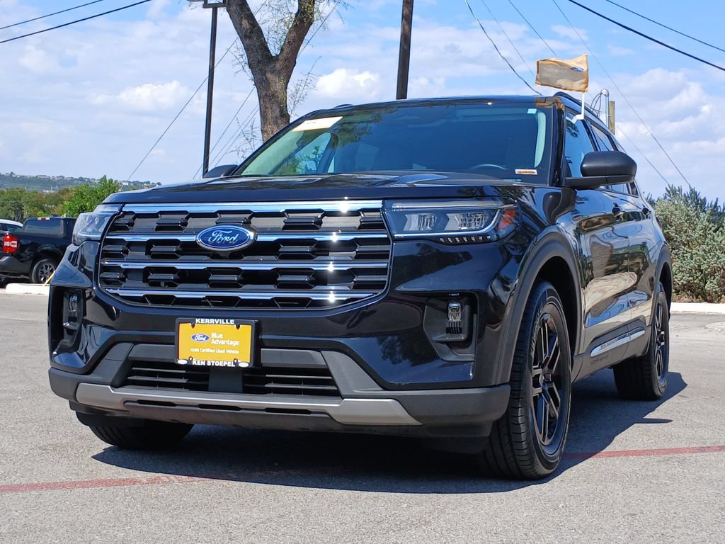 Certified 2025 Ford Explorer Active w/ Active Comfort Package RWD image 7