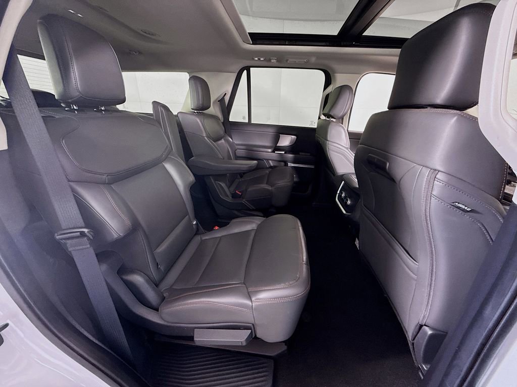 Certified 2025 Ford Expedition Active AWD/4WD image 28