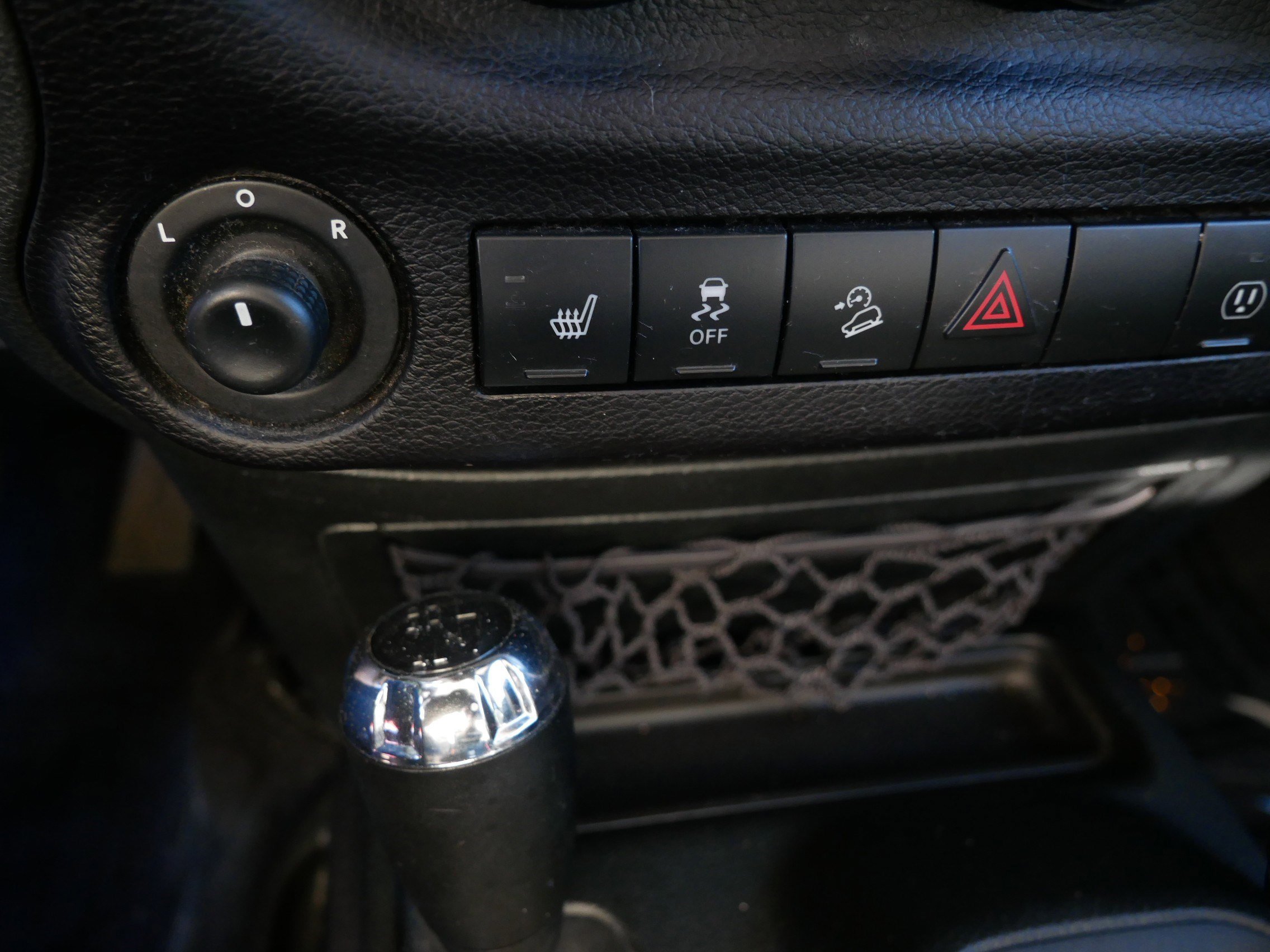 Used 2017 Jeep Wrangler Unlimited Sahara AWD/4WD image 29