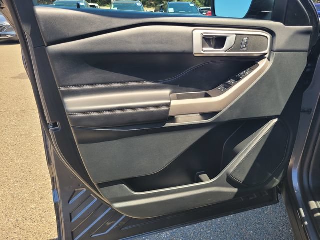 Certified 2023 Ford Explorer XLT RWD image 16