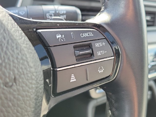 Used 2024 Honda Pilot Touring image 11