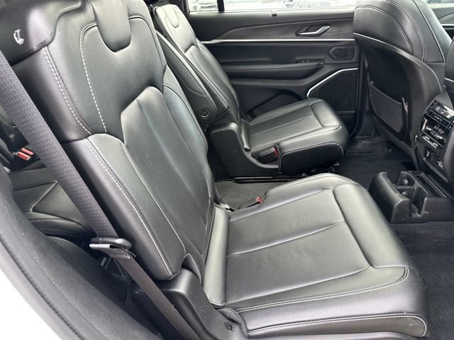 Used 2023 Jeep Grand Cherokee L Limited w/ Luxury Tech Group II AWD/4WD image 13