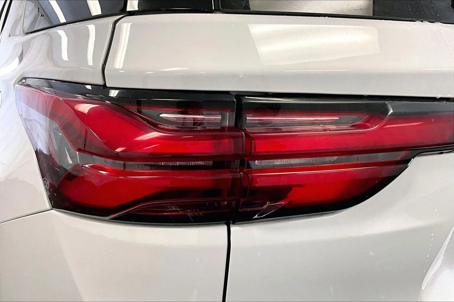 Used 2022 Chevrolet Traverse Premier w/ Redline Edition image 29