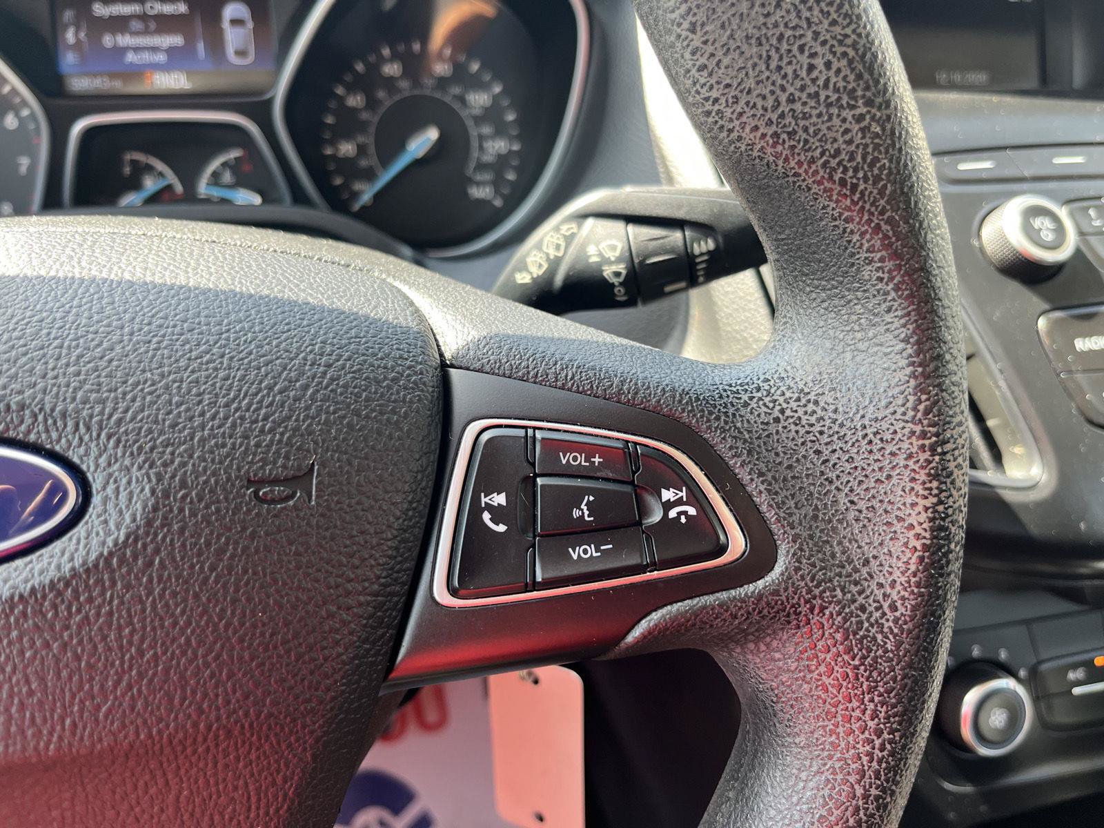 Certified 2018 Ford Focus SE FWD image 17
