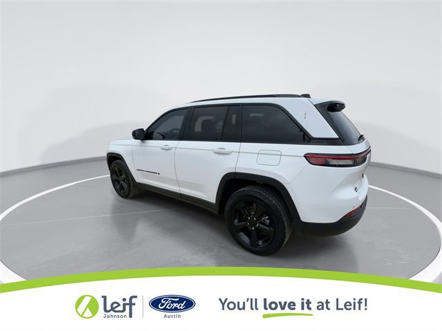 Used 2023 Jeep Grand Cherokee Limited w/ Black Appearance Package image 7