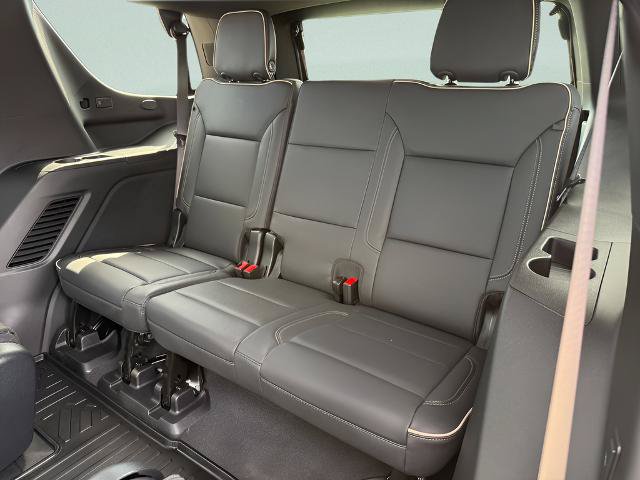 Used 2026 GMC Yukon Elevation AWD/4WD image 8
